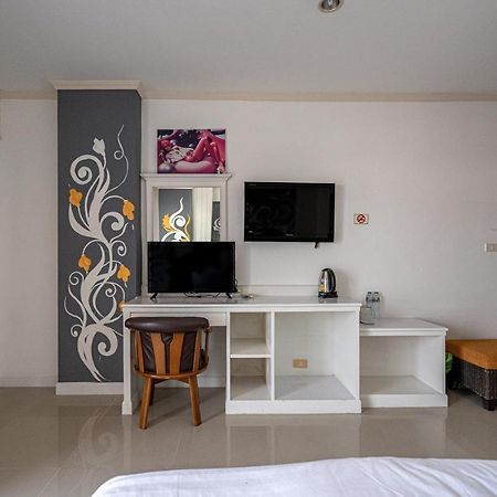 Santi White House Patong Hotel Eksteriør billede