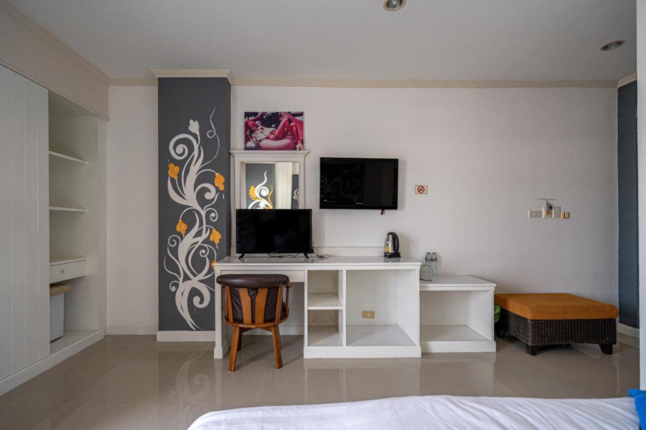 Santi White House Patong Hotel Eksteriør billede