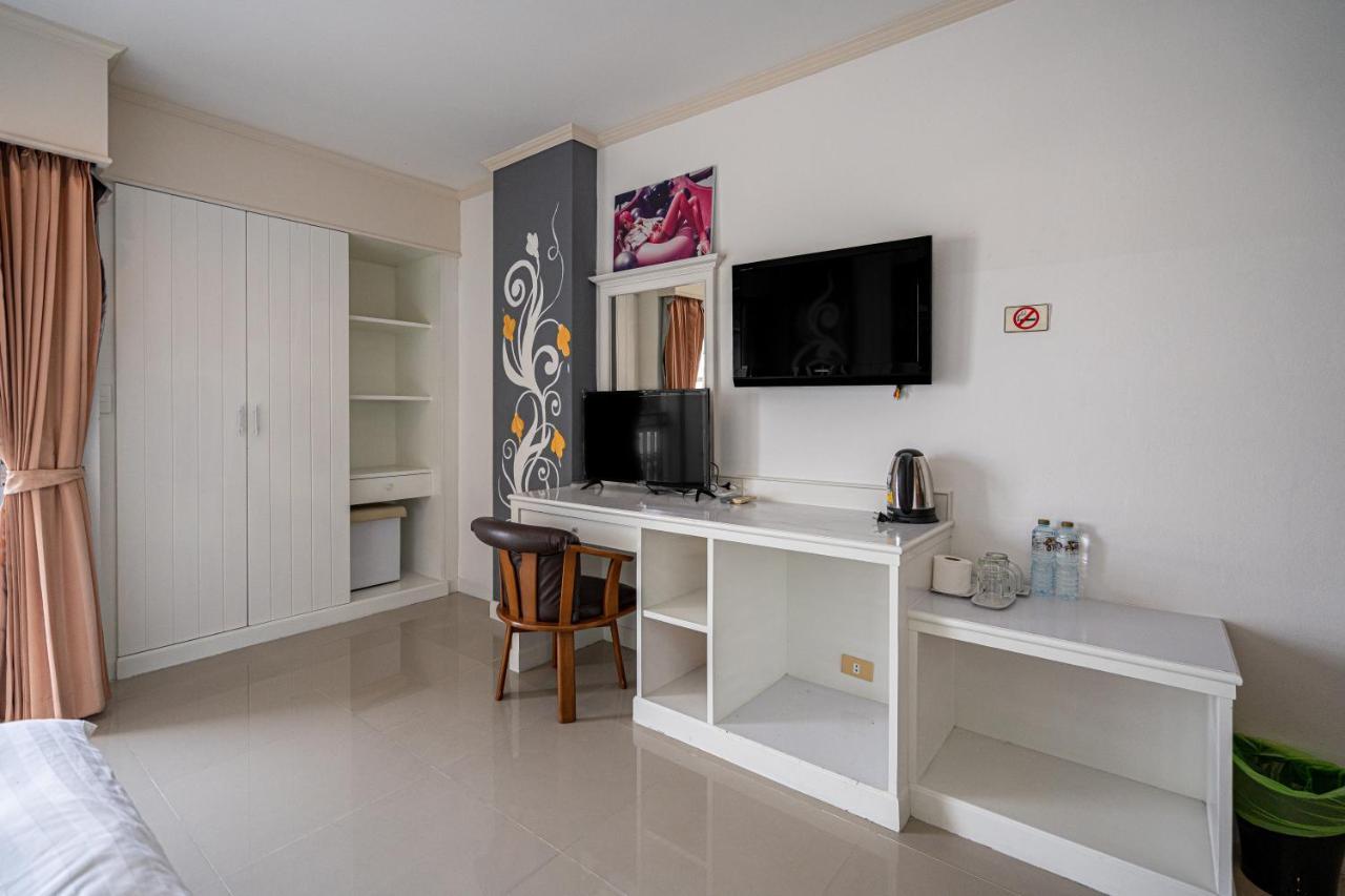 Santi White House Patong Hotel Eksteriør billede