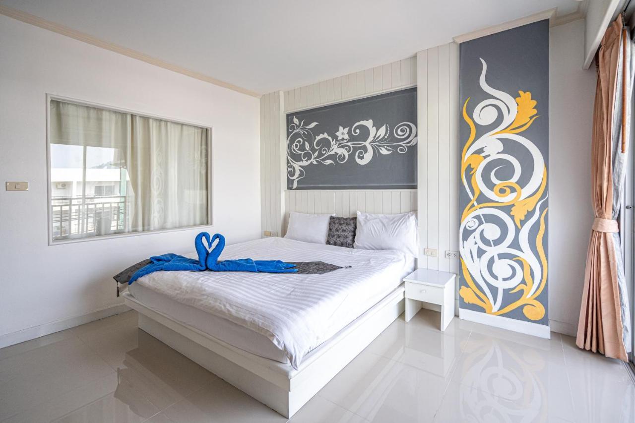 Santi White House Patong Hotel Eksteriør billede