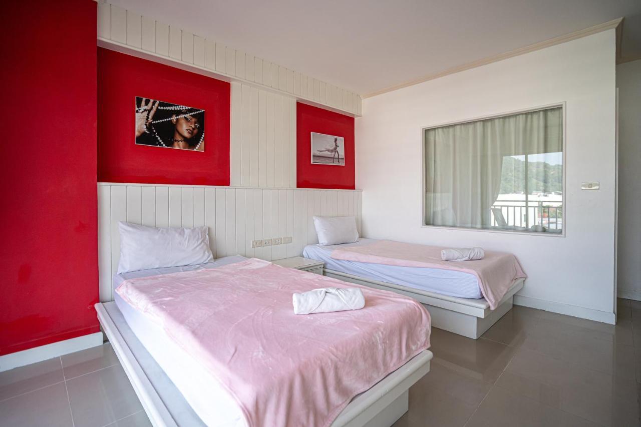 Santi White House Patong Hotel Eksteriør billede