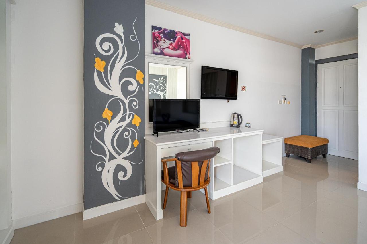 Santi White House Patong Hotel Eksteriør billede