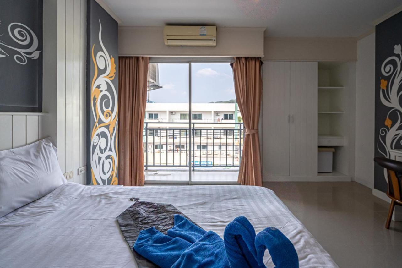 Santi White House Patong Hotel Eksteriør billede