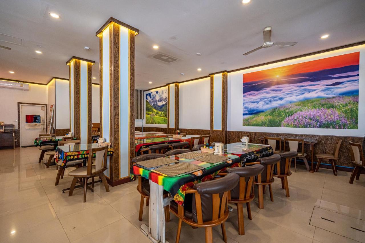 Santi White House Patong Hotel Eksteriør billede