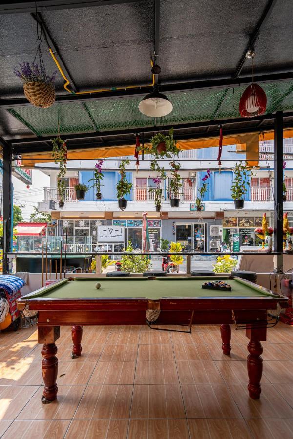 Santi White House Patong Hotel Eksteriør billede